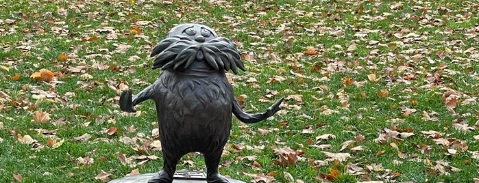 Dr. Seuss National Memorial Sculpture Garden is one of Locais curtidos por Joel.