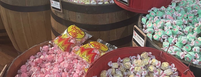 The Candy Barrel is one of Old Sacramento Merchants.