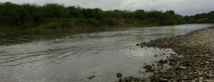 Rio Grande River is one of Tempat yang Disukai Giovo.