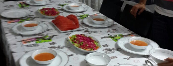 aylin & fatih home's is one of gamze'nin Beğendiği Mekanlar.