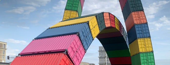 Catène de Containers is one of Visit in Le Havre.