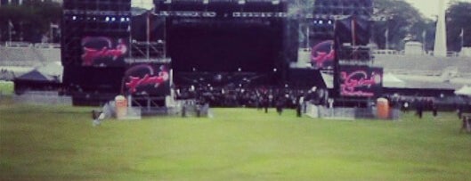 Metallica Live at Stadium Merdeka 2013 is one of Tempat yang Disimpan 𝙷𝙰𝙵𝙸𝚉𝚄𝙻 𝙷𝙸𝚂𝙷𝙰𝙼.