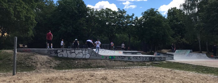 Skatepark is one of Longboarding in Berlin.