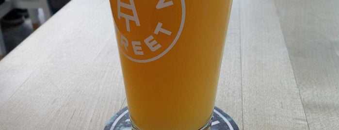 Austin Street Brewery is one of Tempat yang Disukai Caroline.