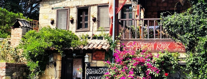 Yeşilyurt is one of Tempat yang Disukai Zeynep.