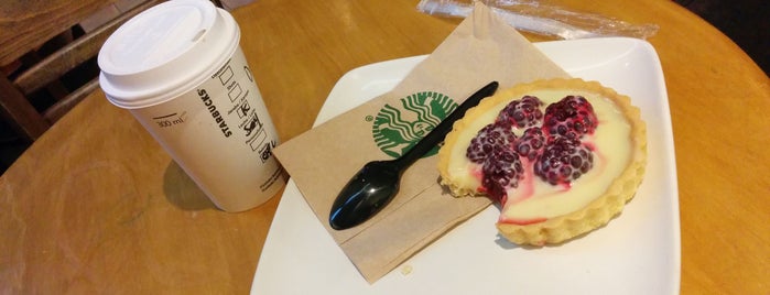 Starbucks is one of Diegoさんのお気に入りスポット.