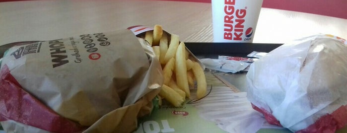 Burger King is one of Locais curtidos por Debora.