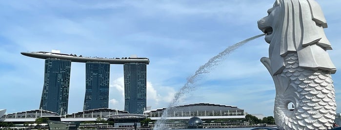 Merlion Park is one of Singapore Eats.