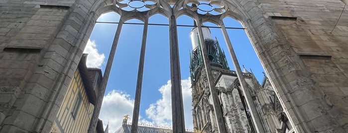 Historial Jeanne D'Arc is one of Rouen.