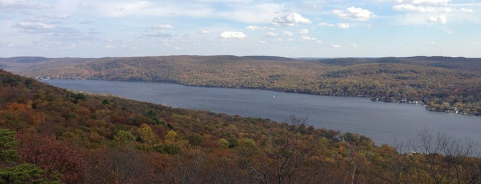 Appalachian Trail at New York/New Jersey Border is one of Lugares favoritos de Cydney.