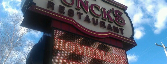 Funck's Restaurant is one of Tempat yang Disukai justa.