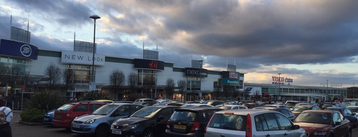 Fforestfach Retail Park is one of Phillipさんのお気に入りスポット.