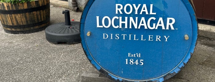 Royal Lochnagar Distillery is one of Escocia.