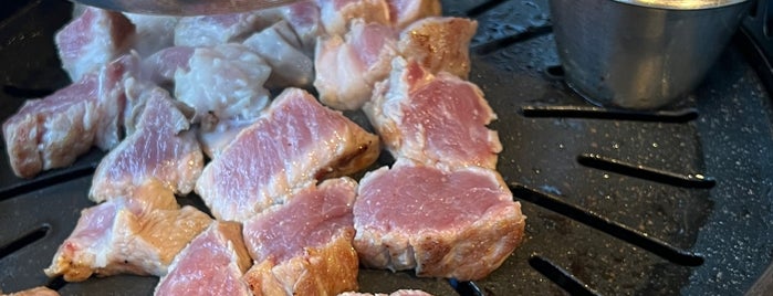 육화몽 is one of Seoulite -  Meat / 肉.