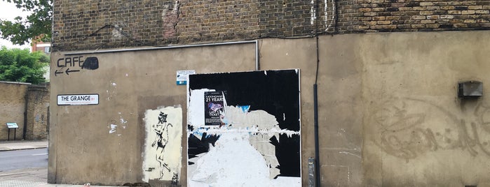 Banksy - "Keith Haring Dog & Hoodie" is one of Londres.