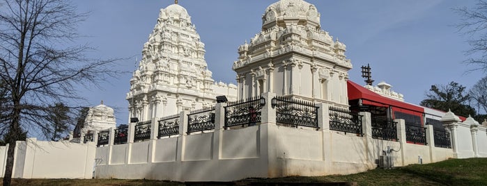 Sri Venkateswara Temple is one of Gespeicherte Orte von Bumble.