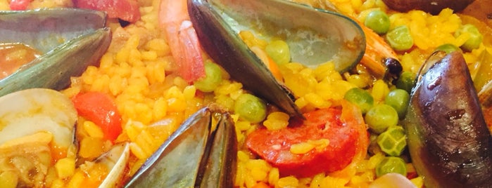 Las Paellas is one of Locais curtidos por Chie.