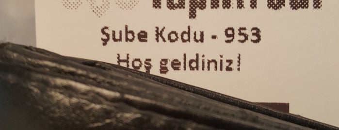 Yapi Kredi Ozel Bankacilik Etiler is one of Saffet'in Beğendiği Mekanlar.
