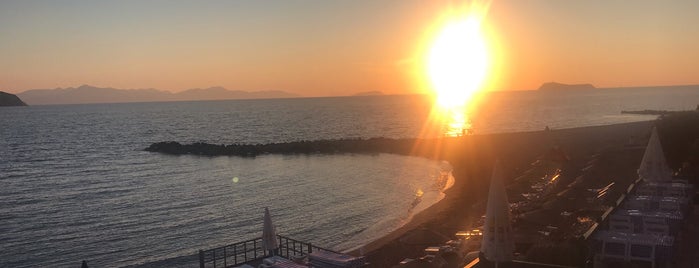 Maira Beach Hotel Bodrum is one of Selda'nın Beğendiği Mekanlar.