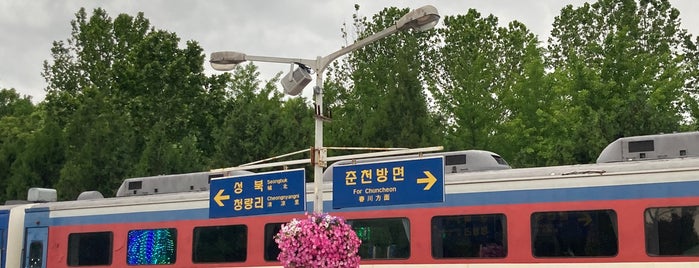화랑대역 철도공원 is one of Tempat yang Disukai Je-Lyoung.