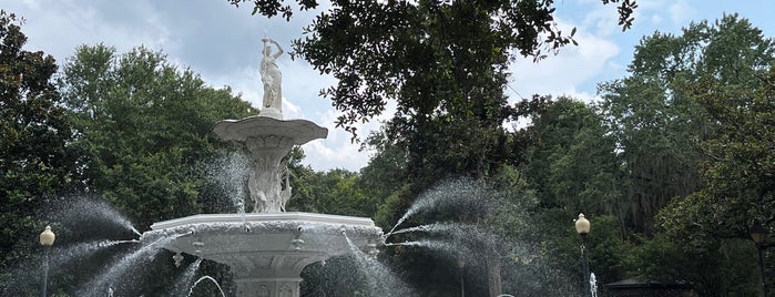 Forsyth Park Fountain is one of สถานที่ที่บันทึกไว้ของ Mary.