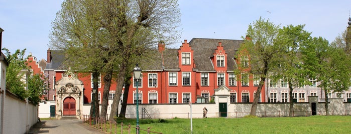Klein Begijnhof (Onze-Lieve-Vrouw Ter Hoyen) is one of Gent 🇧🇪.