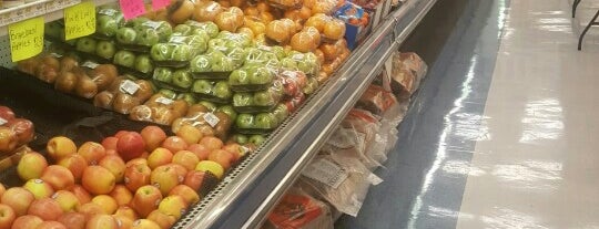 Safran's Supermarket is one of Emily : понравившиеся места.