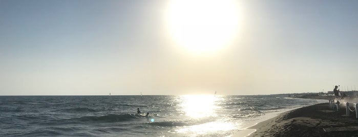 Lido Di Ostia, Provincia Di Roma, Itali is one of Annaさんのお気に入りスポット.