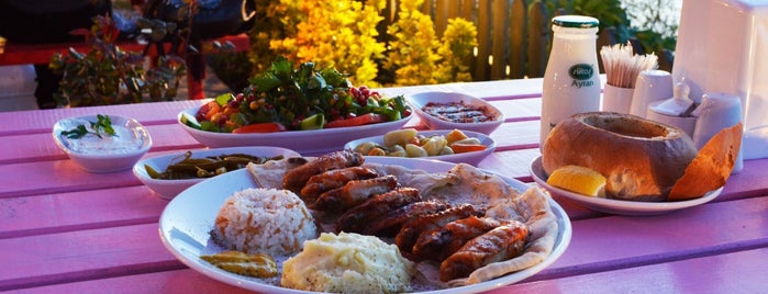 Akçay Cafe & Restaurant is one of Posti che sono piaciuti a Buğra.