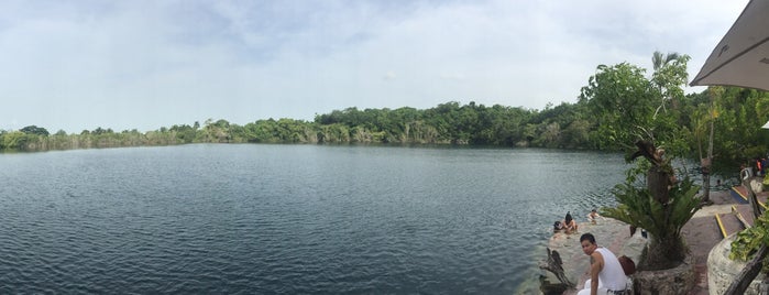 Cenote Azul is one of สถานที่ที่ Maris ถูกใจ.