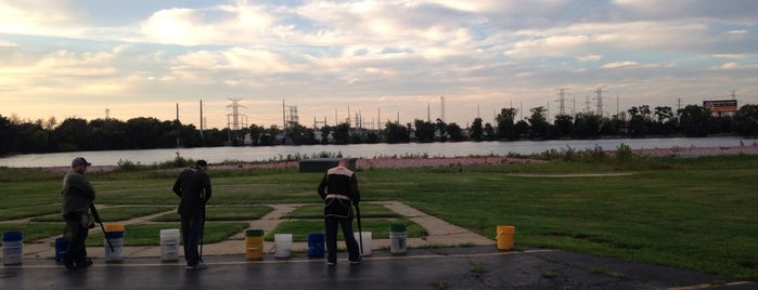 Maywood Sportsmen's Club is one of Lieux qui ont plu à Spencer.