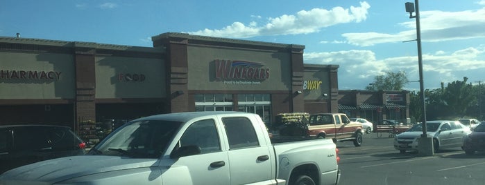 Winegar's Supermarket is one of สถานที่ที่ Diana ถูกใจ.