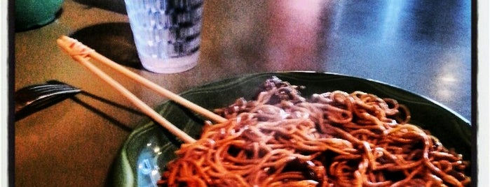 HuHot Mongolian Grill is one of Lieux qui ont plu à Ray L..