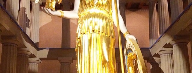 Athena's Statue is one of Lugares favoritos de Zachary.