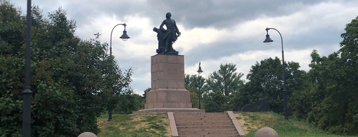 Памятник Петру I is one of Выборг.