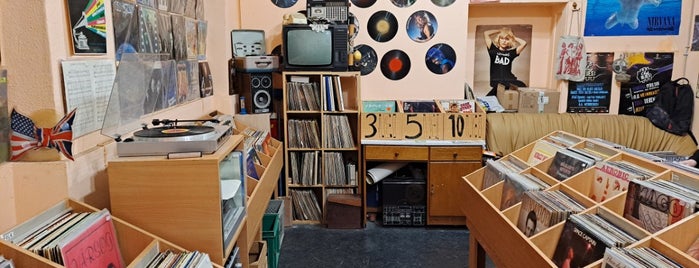 Dusty Sounds Record Shop is one of CLUJ.