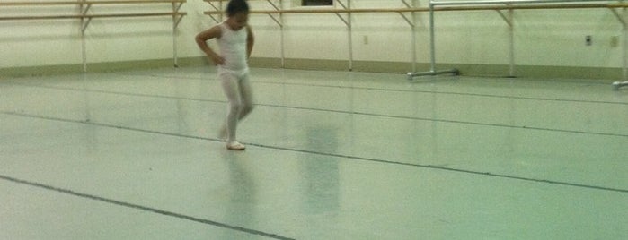 Cincinnati Ballet Academy - Blue Ash is one of Andy 님이 좋아한 장소.