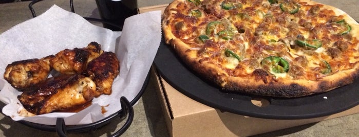 Catch-A-Fire Pizza is one of Posti che sono piaciuti a Andy.