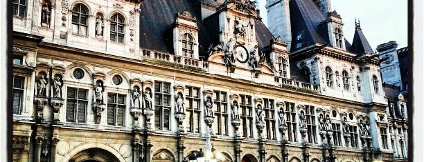 パリ市庁舎 is one of Paris.