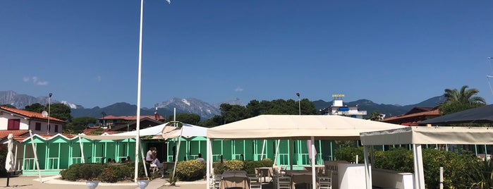 Marechiaro Restaurant & Beach Club is one of Forte de marmi.