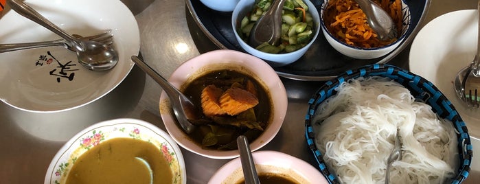 โกจ้อย ขนมจีนไก่ทอด is one of Krabi 2016.