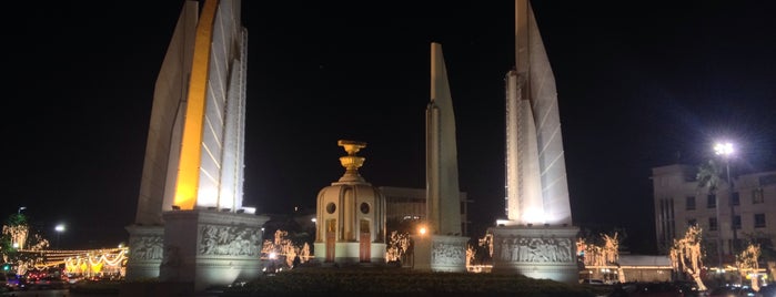 Democracy Monument is one of Lugares favoritos de Onizugolf.