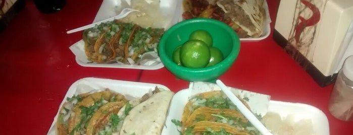 Tacos Laredo is one of Armando'nun Beğendiği Mekanlar.