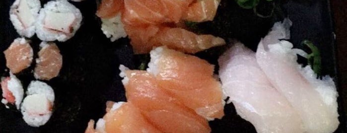 Empório Sushi is one of favoritos.