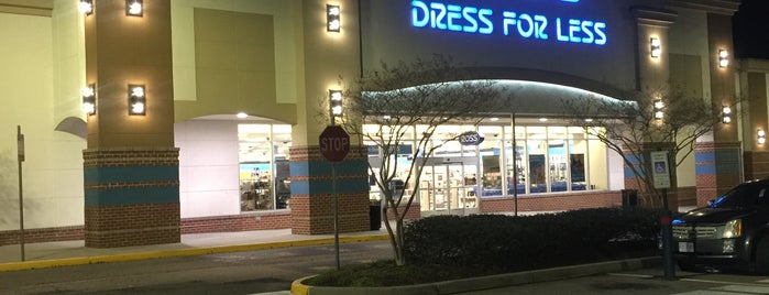 Ross Dress for Less is one of Deannaさんのお気に入りスポット.