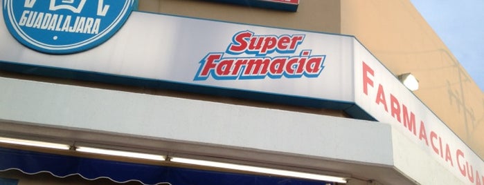 Farmacias Guadalajara is one of Posti che sono piaciuti a Luis.