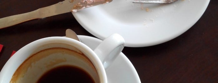 Avô Martinho is one of Bares.