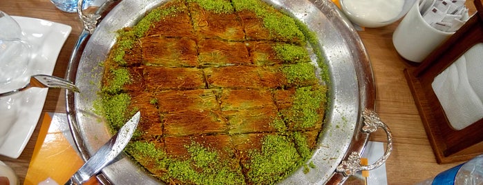 Saraylı Künefe is one of Locais curtidos por Sevgi.