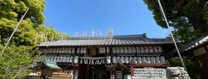 羽束師神社 (羽束師坐高御産日神社) is one of 京都市伏見区.