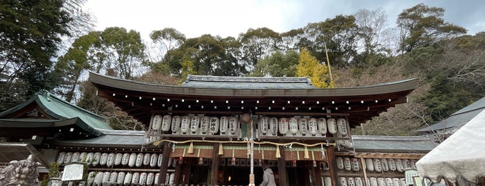熊野若王子神社 is one of Orte, die Mike gefallen.